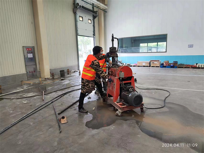 安陆厂房地面下沉塌陷注浆加固施工